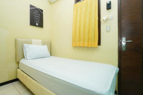 OYO Life 2905 Kost Semampir Tengah Near RSU Premier Surabaya Kota Surabaya